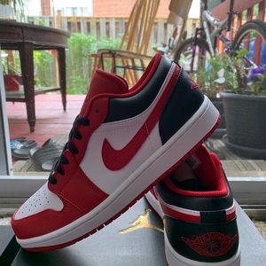 JORDAN 1 Low BULLS